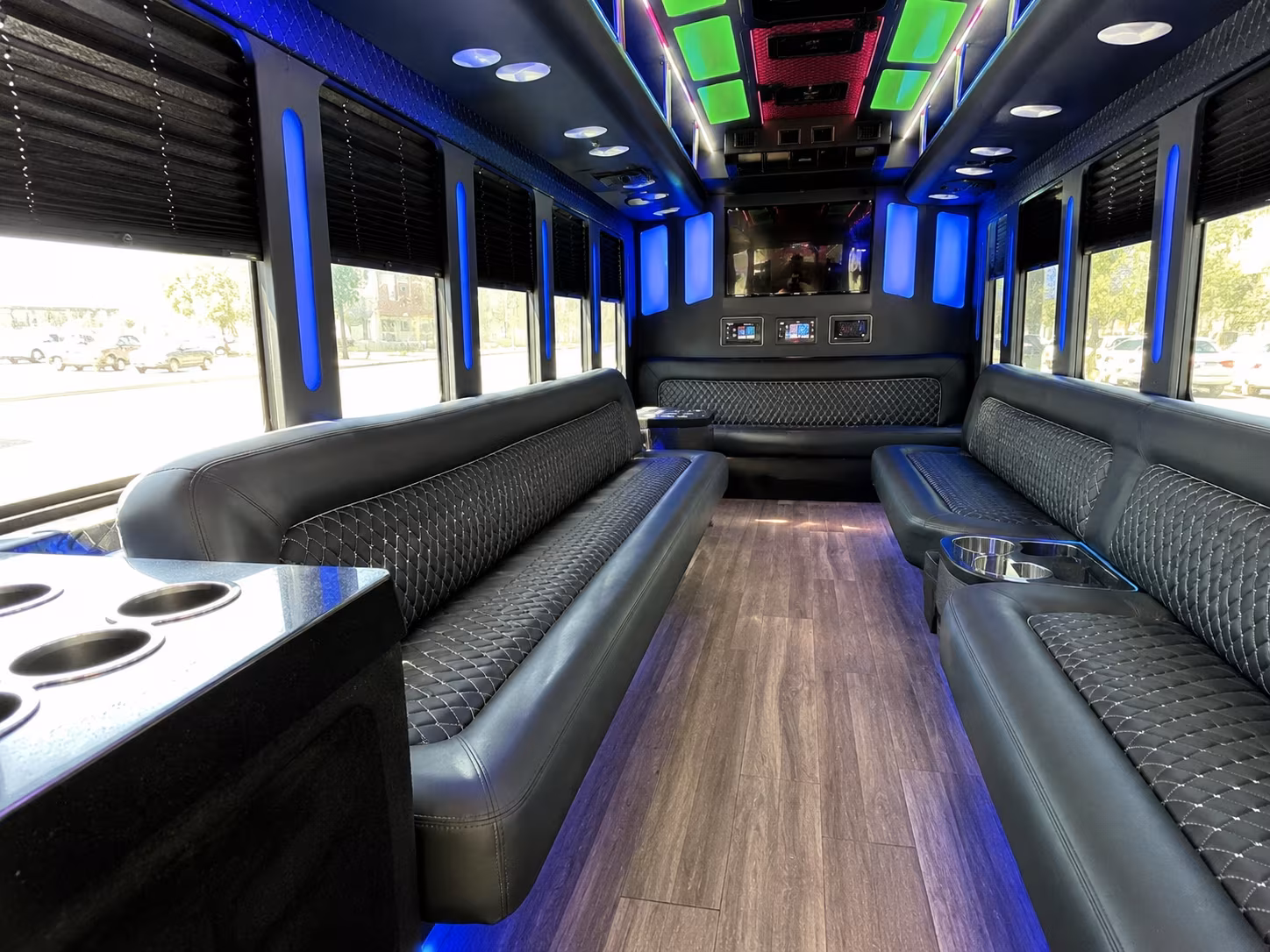 des moines 15 passenger party bus inside