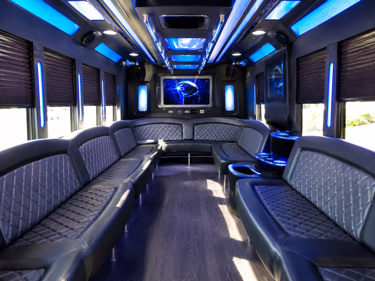 des moines 28 passenger party bus inside