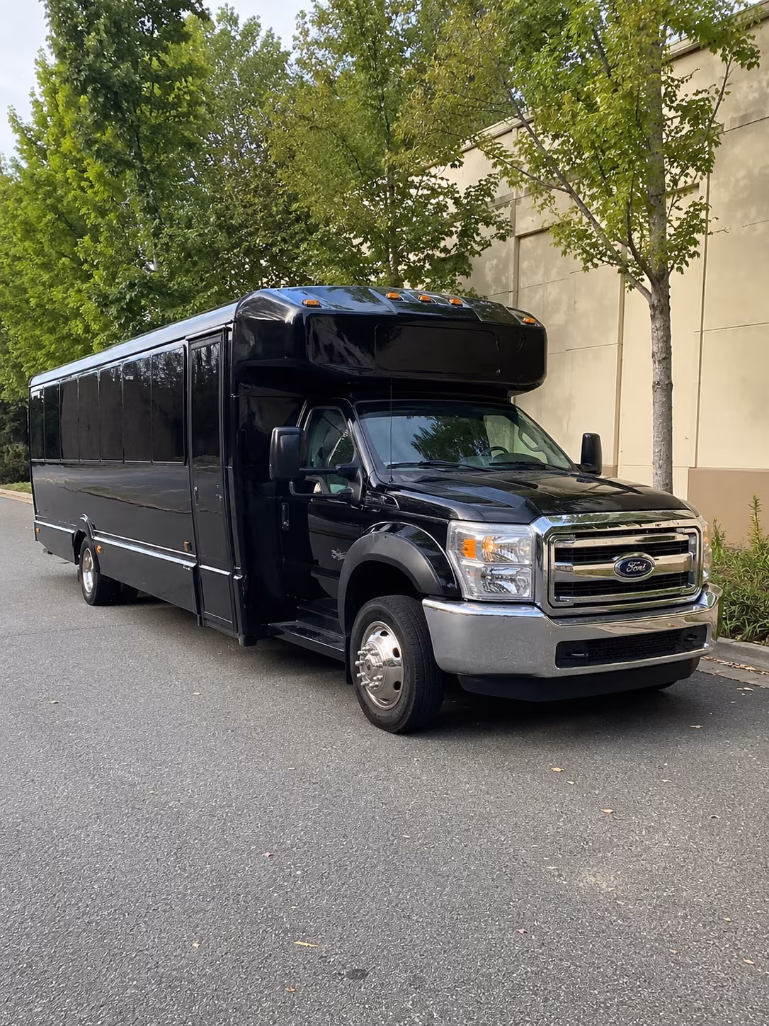 des moines new years eve party bus rental