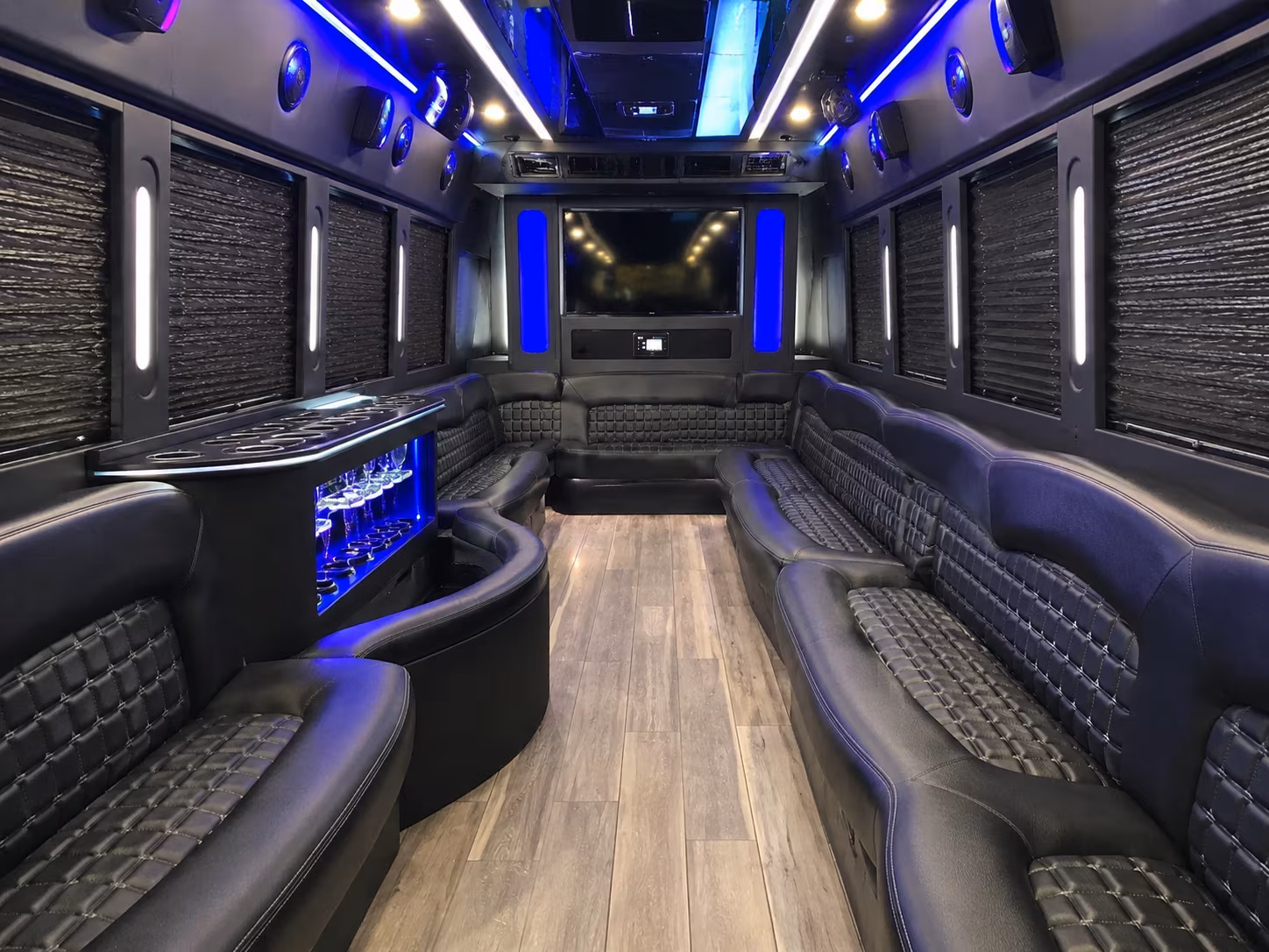 des moines prom party bus rental