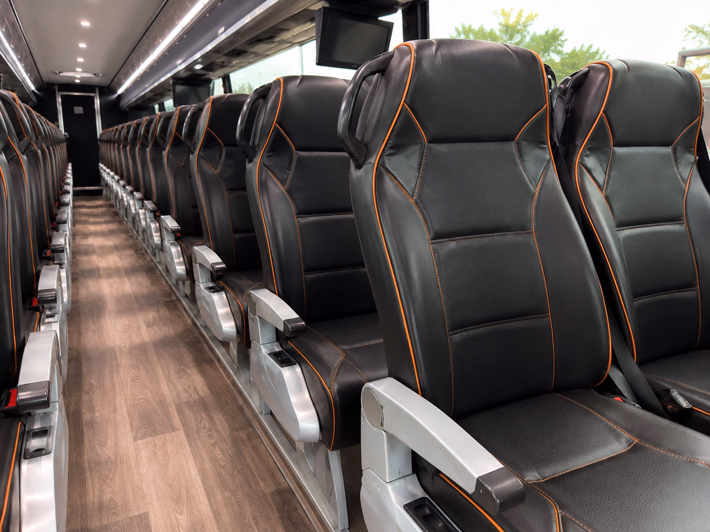 how the type of bus changes the price in des moines iowa