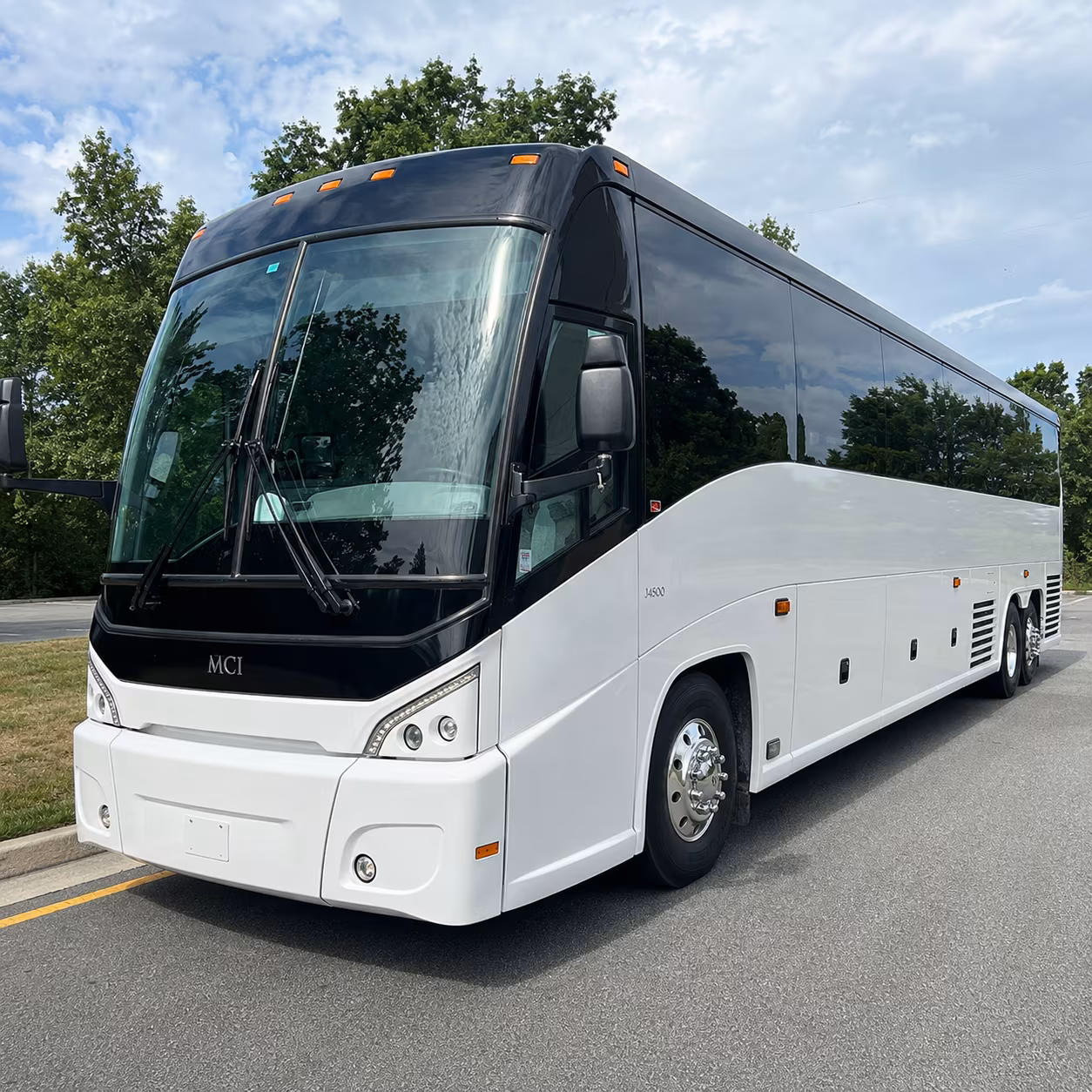 long distance charter buses from des moines to kinnick stadium in iowa city