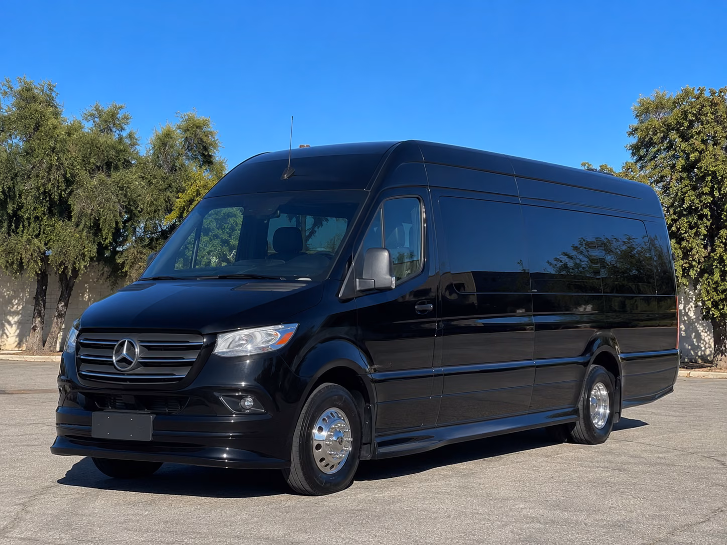 transportation serving des moines and nearby cities